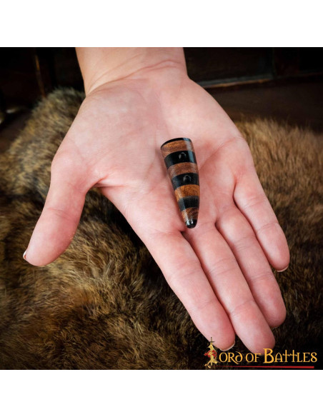 Lot de 5 fermoirs en corne décorés...