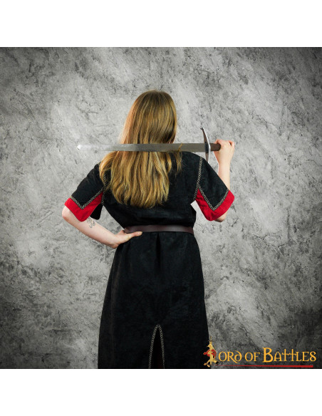 Tunique médiévale noire avec lion...