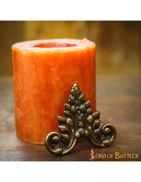 Ornement floral médiéval pour cuir ou...