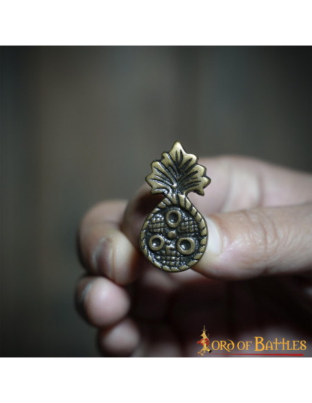 Lot de 5 ornements ananas en laiton...