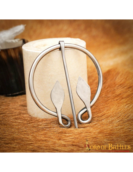 Broche feuille celtique en acier...