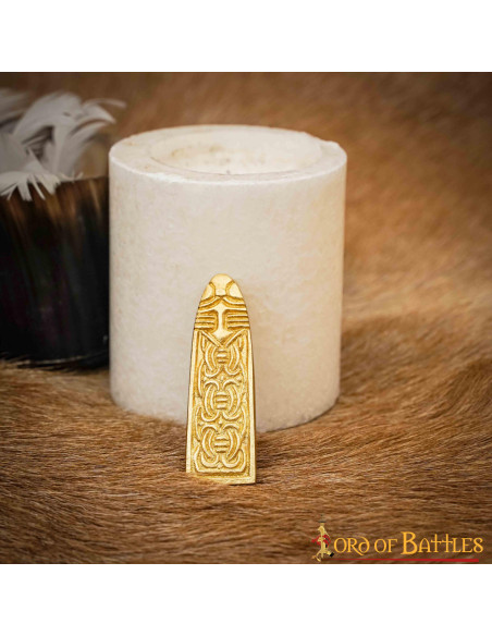 Pointe de ceinture médiévale étroite...