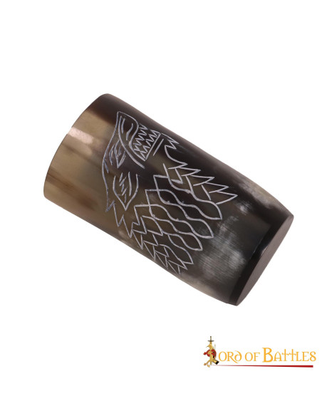 Lot de 2 verres en corne à décor de...