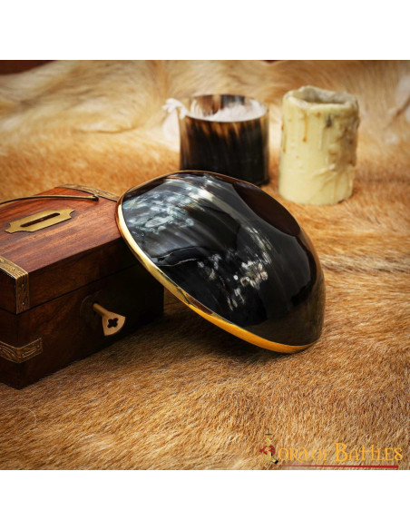 Bol en corne médiévale bord en laiton...