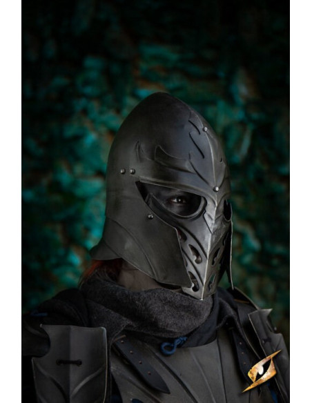 Charme de nuit avec casque d'elfe noir