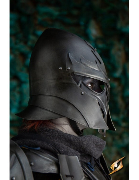 Charme de nuit avec casque d'elfe noir