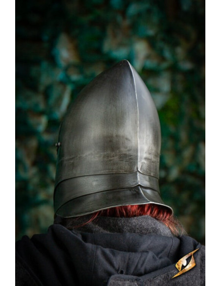 Charme de nuit avec casque d'elfe noir