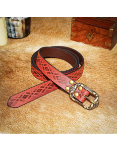 Ceinture médiévale en cuir marron rougeâtre motif losange