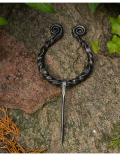 Grande fibule Angús pour robes et capes