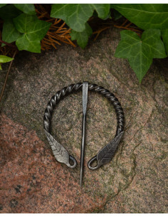 Feuilles de Fibula Silvana pour robes et capes