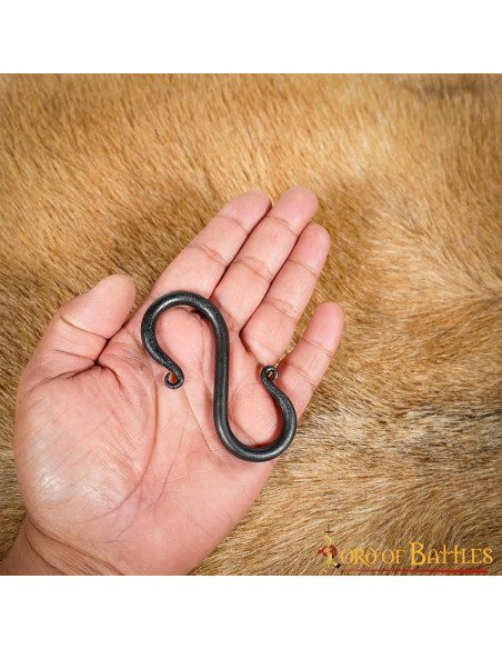 Lot de 5 patères S en fer forgé