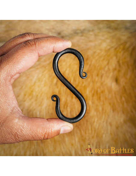 Lot de 5 patères S en fer forgé