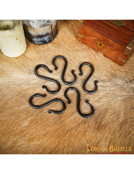 Lot de 5 patères S en fer forgé