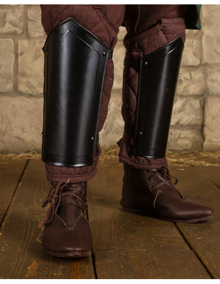 Grèves médiévales Mina en acier noirci