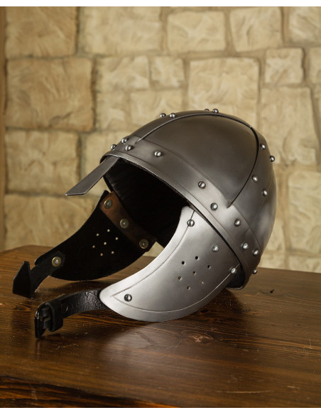 Casque médiéval type Spangenhelm...