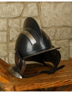 Casque bordeaux en acier noirci modèle Kaspar