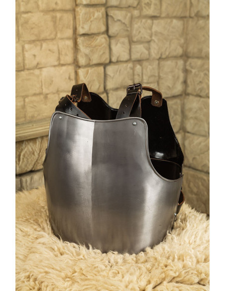Cuirasse et dossier médiévaux modèle...