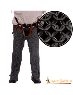 Pantalon en cotte de mailles en acier avec anneaux de 9 mm.