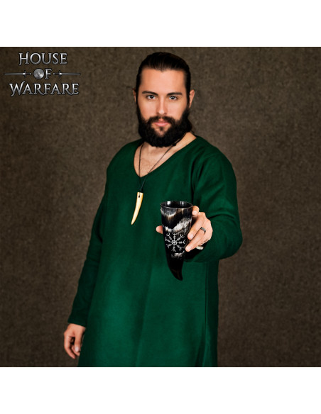 Corne à boire Viking sculptée à la...