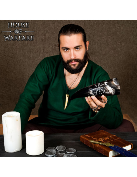 Corne à boire Viking sculptée à la...