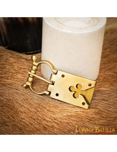 Boucle médiévale en forme de trèfle...