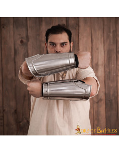 Brassards médiévaux fantaisie en acier, finition polie 2