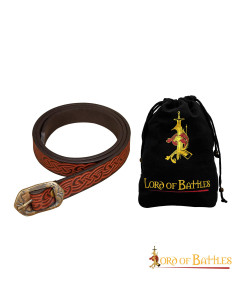 Ceinture médiévale en cuir avec noeuds celtiques en relief
