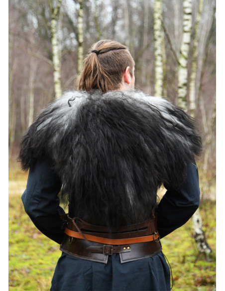 Couvre-épaules pour guerriers en peau...