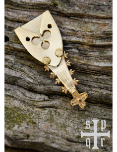 Plaque trèfle en laiton pour ceinture médiévale 2