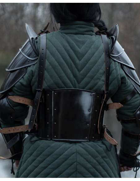 Cuirasse médiévale en acier noirci...