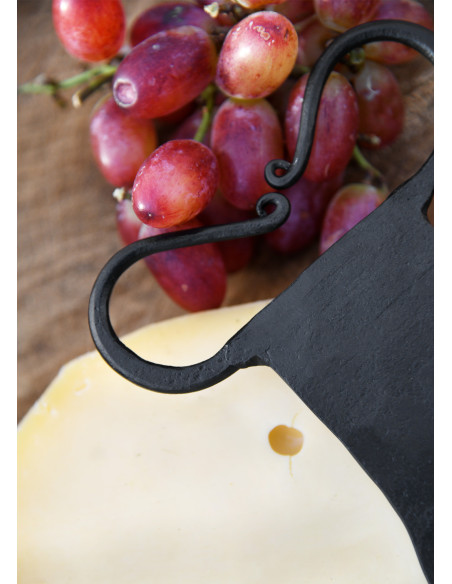 Couteau à fromage médiéval ou hachoir...