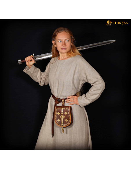 Robe Viking en lin pour femme modèle...