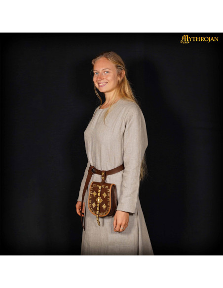 Robe Viking en lin pour femme modèle...