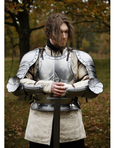 Paire d'épaulettes gothiques, acier...