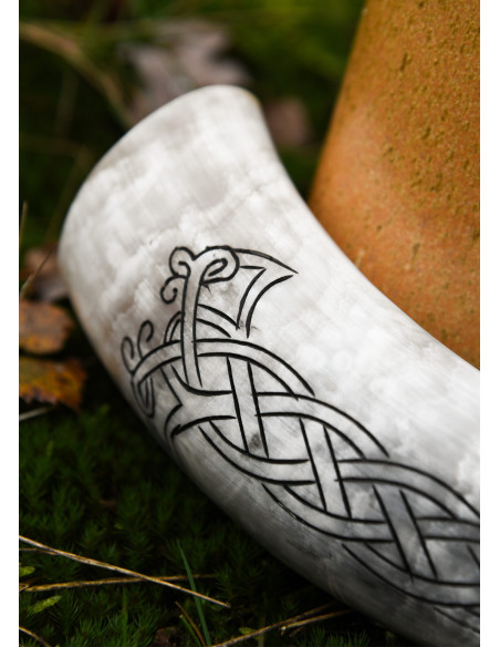 Conception sculptée en corne viking...