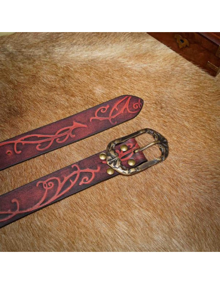 Ceinture Renaissance en cuir grenat...