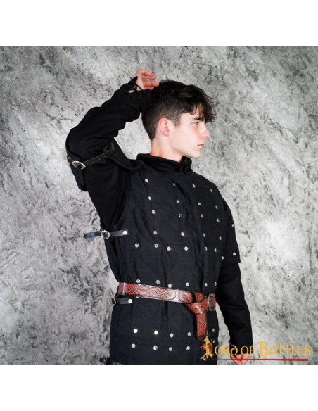 Brigandine noire avec plaques...