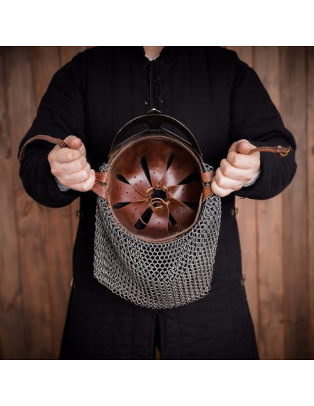 Casque viking modèle Gjermundbu, avec...