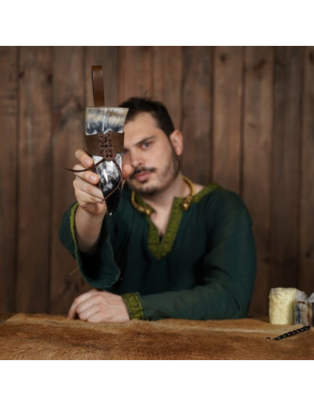 Corne à boire viking avec baudrier en...