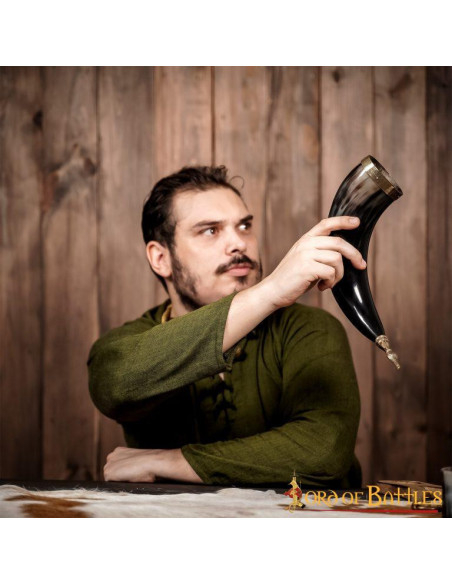 Corne à boire viking modèle Yggdrasil