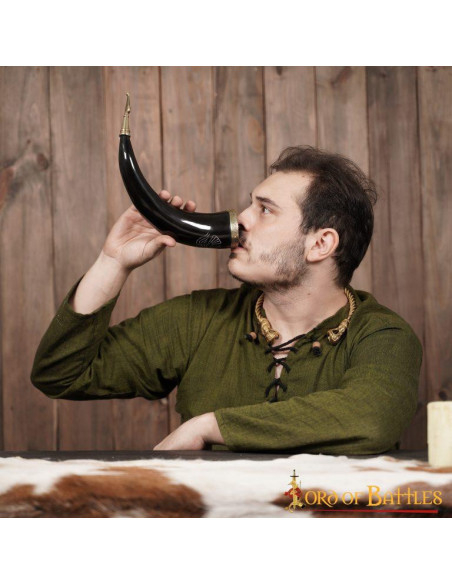 Corne à boire viking modèle Twin Ravens
