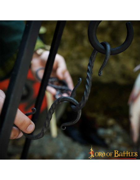 Crochet médiéval pour suspendre les...