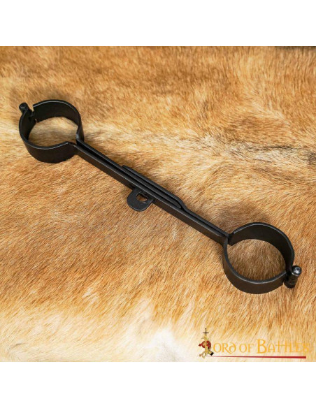 Chaînes forgées pour les prisonniers...