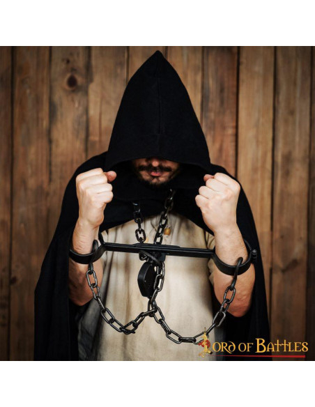 Chaînes forgées pour les prisonniers...