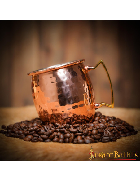 Gobelet médiéval en acier cuivré