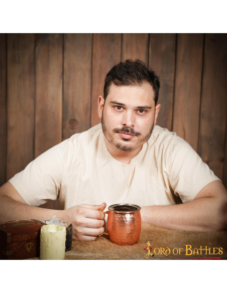 Gobelet médiéval en acier cuivré