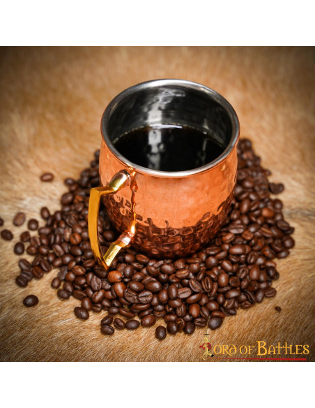 Gobelet médiéval en acier cuivré