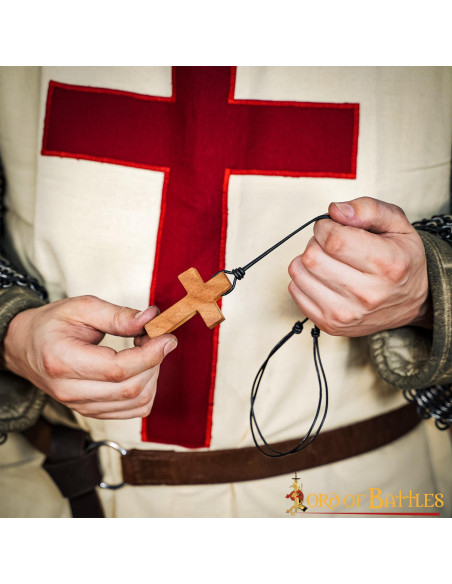 Pendentif croix chrétienne en bois