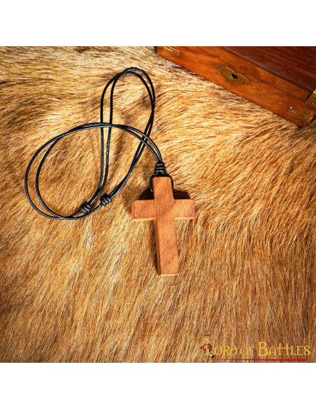 Pendentif croix chrétienne en bois