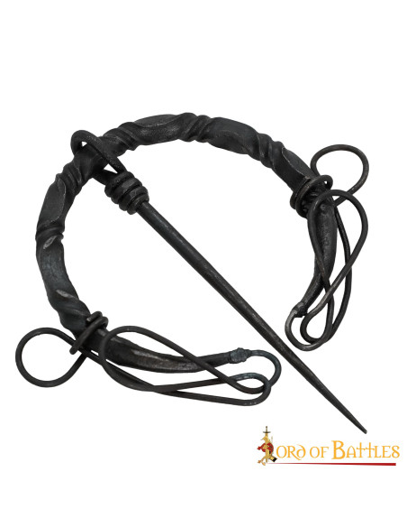 Fibule celtique en fer forgé à noeuds